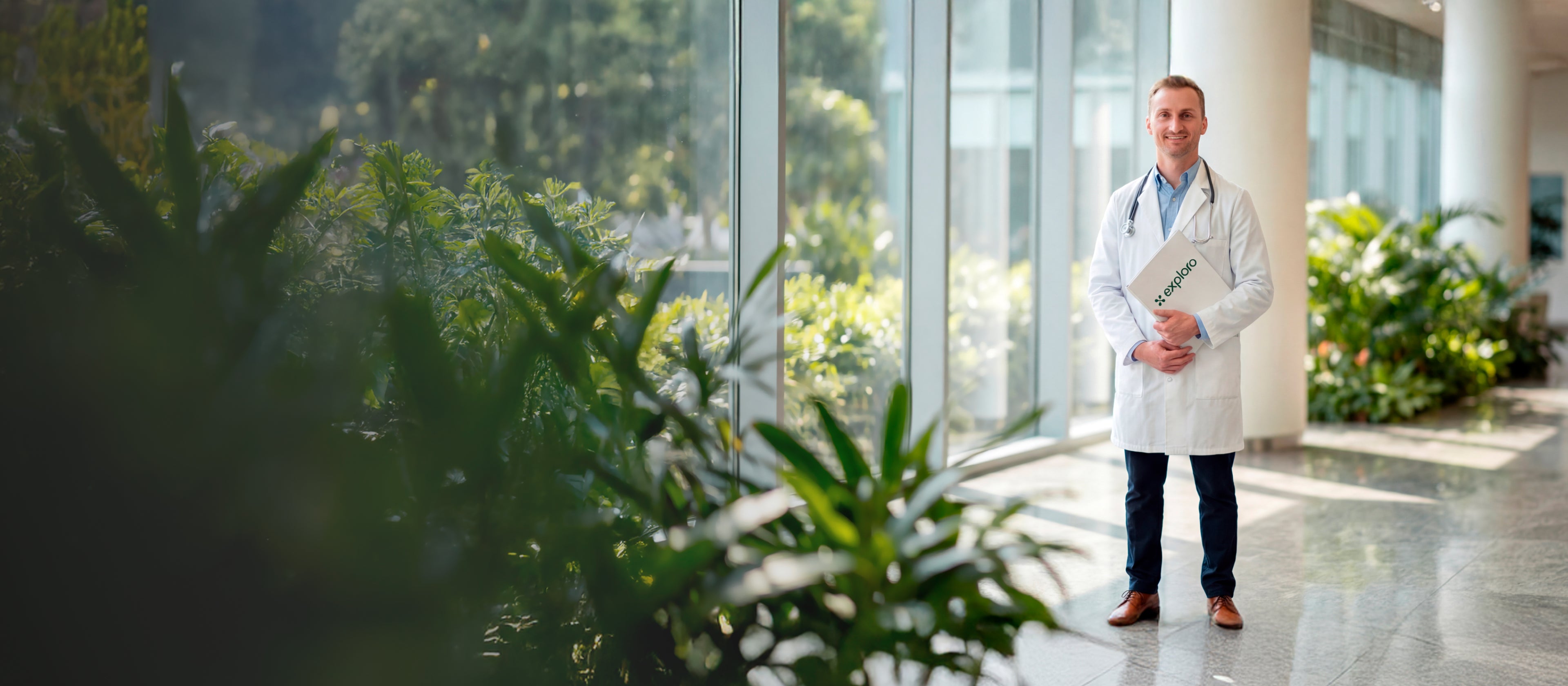 <p>Clarity starts</p><p>with the right <em>guidance</em></p>